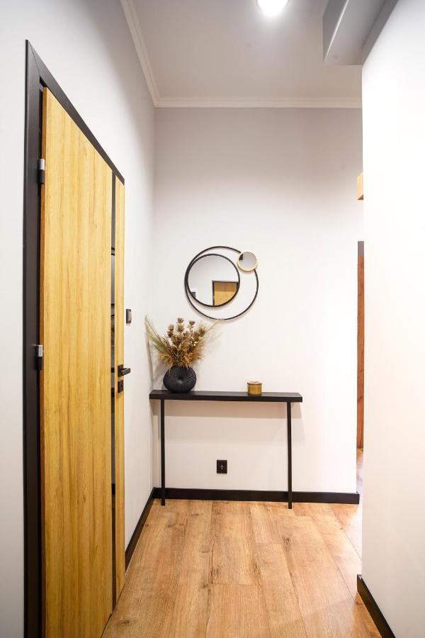 Apartament Z Jacuzzi W Centrum Sanoka Bagian luar foto