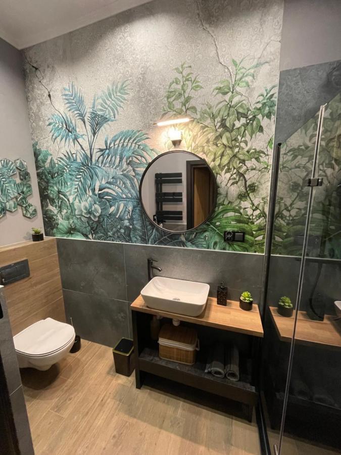 Apartament Z Jacuzzi W Centrum Sanoka Bagian luar foto