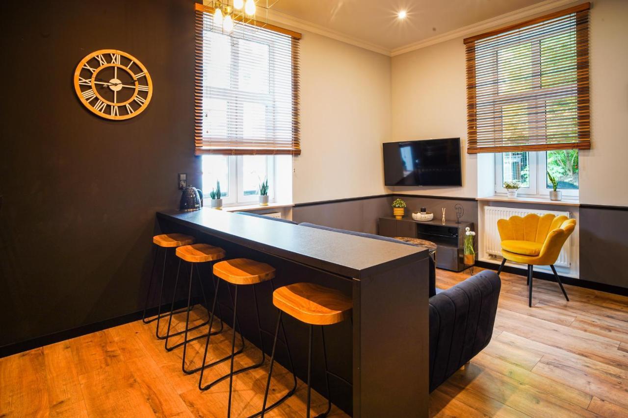 Apartament Z Jacuzzi W Centrum Sanoka Bagian luar foto
