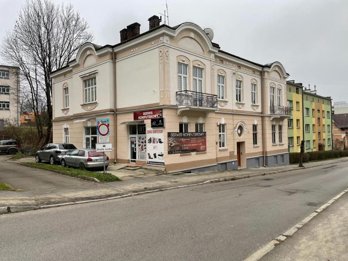 Apartament Z Jacuzzi W Centrum Sanoka Bagian luar foto